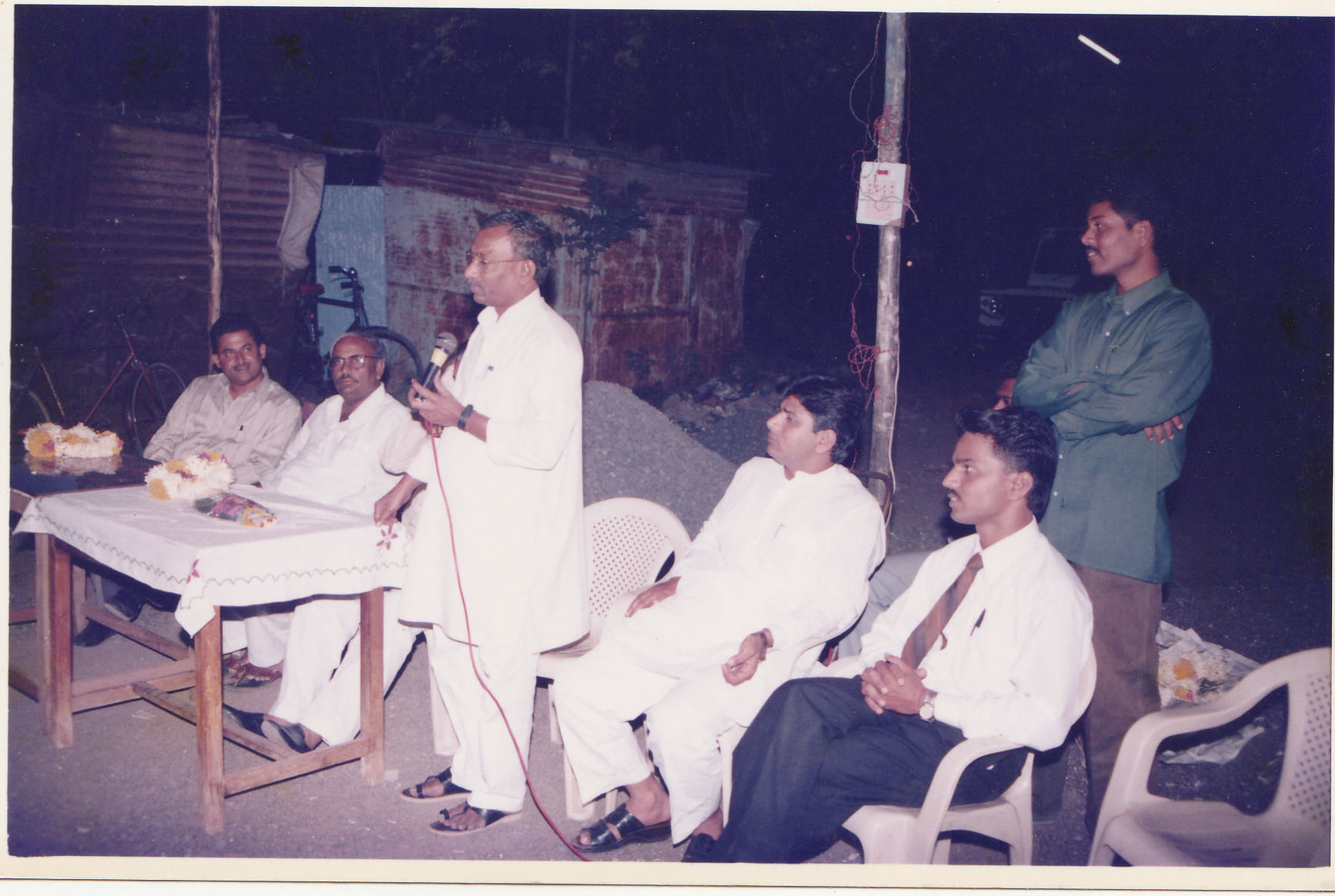 2000 साली अक्कलकोट तालुक्यातील पहिल्या नेट कॅफेचे उदघाटन करताना मा.श्री. पंचप्पा कल्याणशेट्टी सर